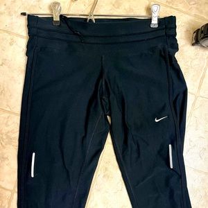 EUC : Nike : Knee-Length Running Leggings